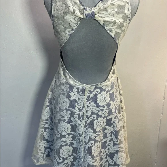 #0139 Love Culture Off White Lace Overlay Royal Blue Lining Cut-out Back Dress-L - Picture 5 of 9